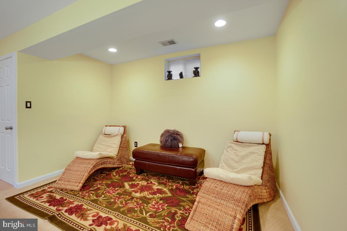 14225 Ashleigh Greene Road Boyds, MD 20841 - Photo 40 of 44 Gallery Image 40