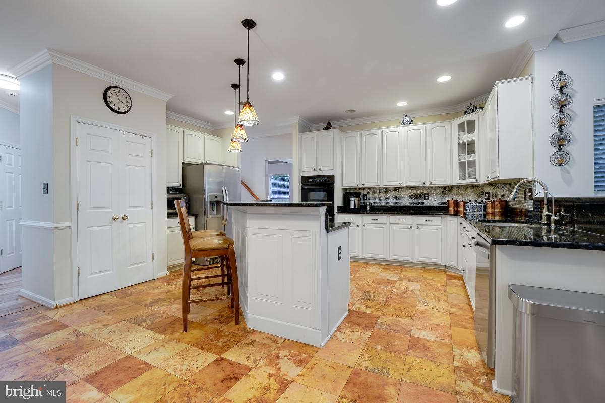 14225 Ashleigh Greene Road Boyds, MD 20841 - Photo 5 of 44 Gallery Image 5