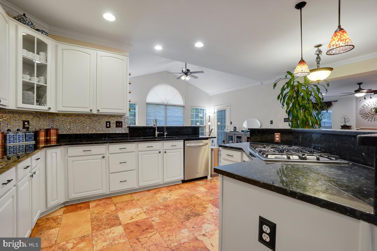 14225 Ashleigh Greene Road Boyds, MD 20841 - Photo 7 of 44 Gallery Image 7