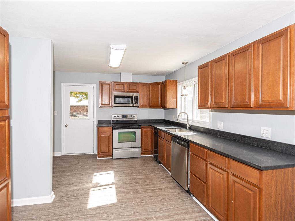 818 Raleigh Road Anderson, IN 46012 - Photo 12 of 34 Gallery Image 12