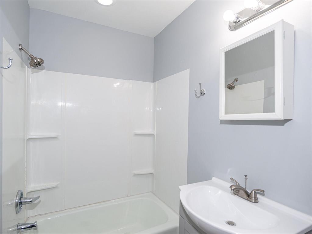 818 Raleigh Road Anderson, IN 46012 - Photo 19 of 34 Gallery Image 19