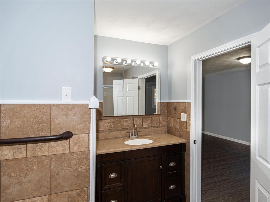 818 Raleigh Road Anderson, IN 46012 - Photo 22 of 34 Gallery Image 22