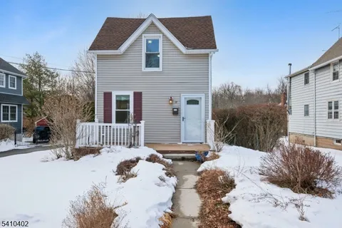 $499,000 | 17 Maple Avenue, West Orange, NJ 07052