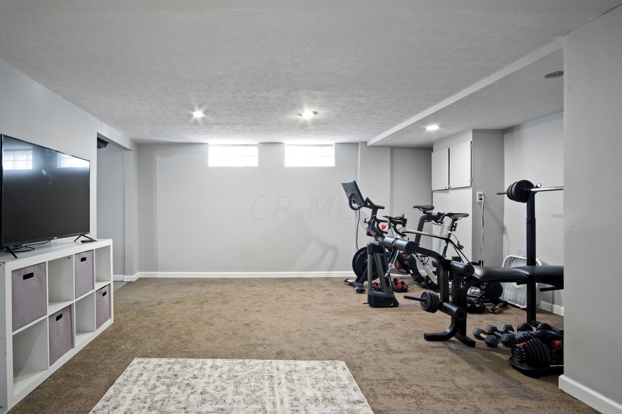 5296 Roche Place Columbus, OH 43229 - Photo 25 of 29 Bring your creativity to this rec space