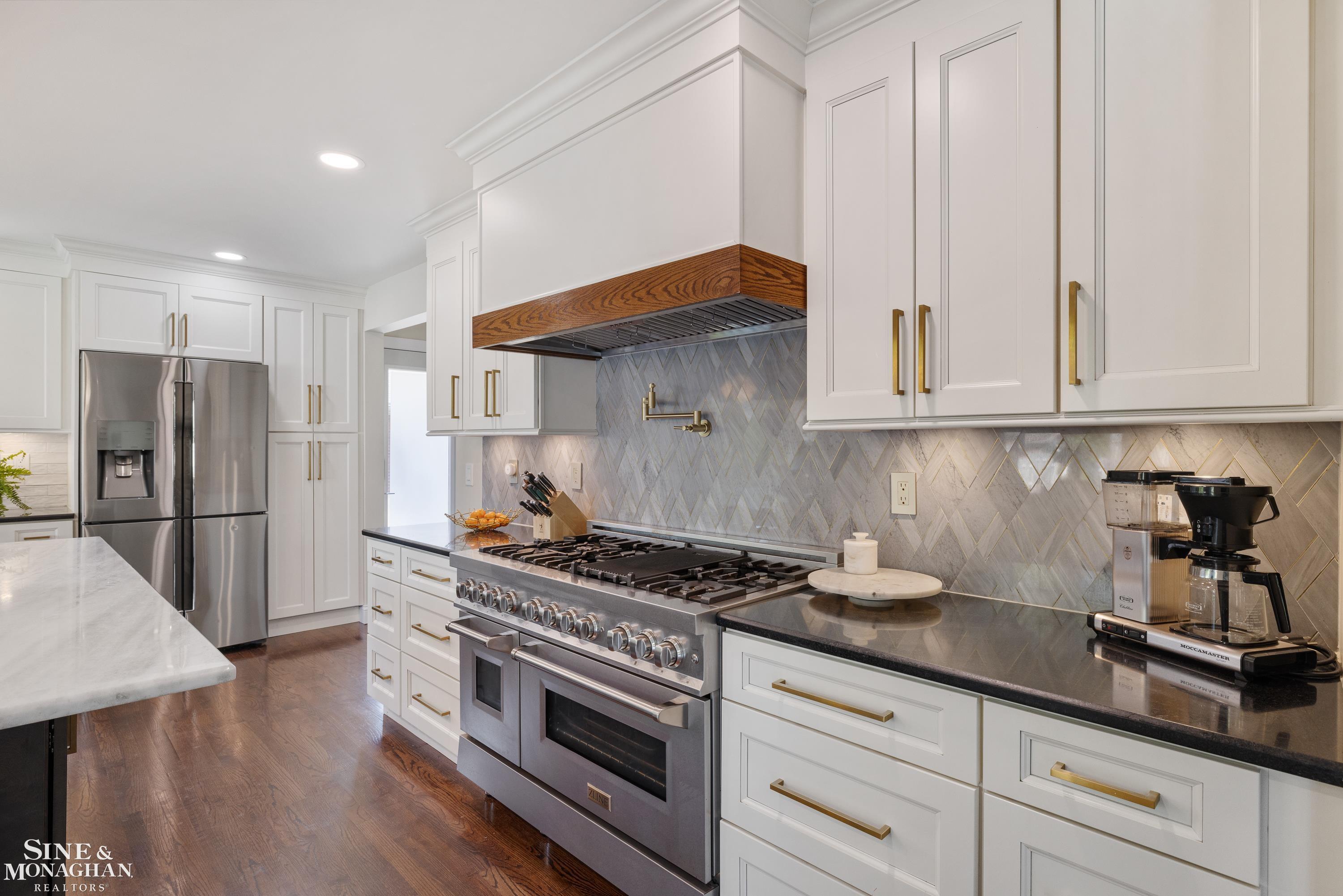 56 Hampton Road Grosse Pointe Shores, MI 48236 - Photo 14 of 47