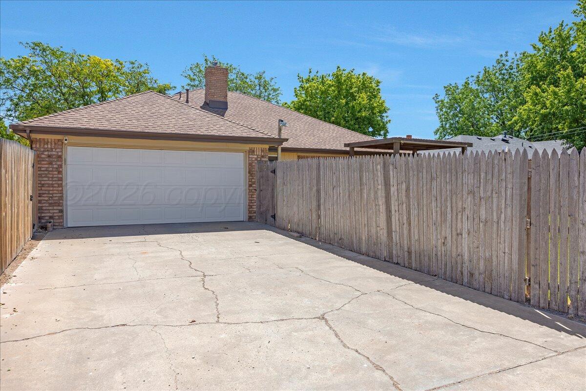 6008 Rutgers Street Amarillo, TX 79109 - Photo 22 of 22 22-Garage