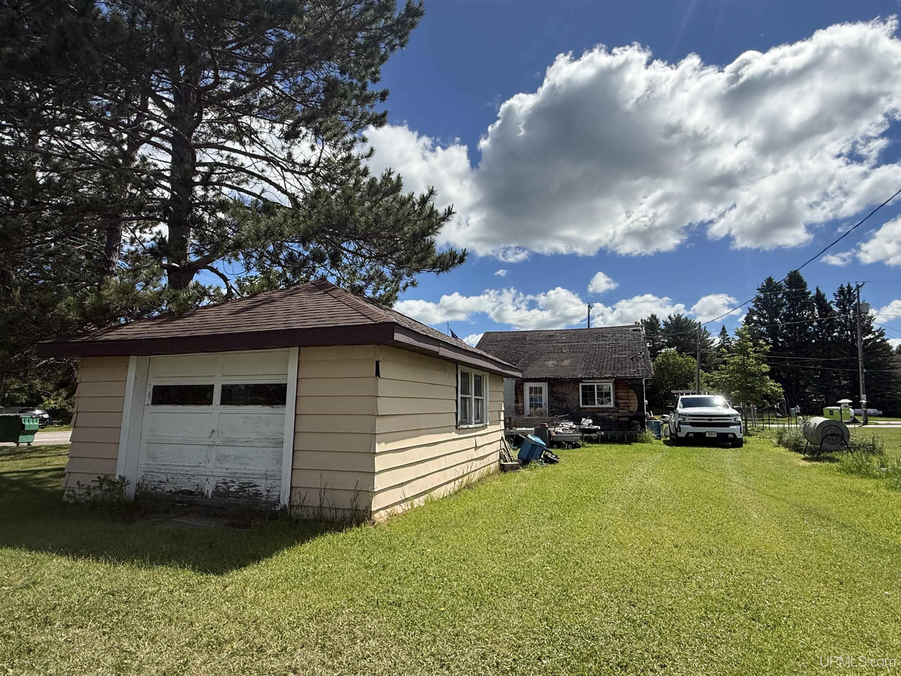 207 Maple Avenue Amasa, MI 49903 - Photo 3 of 20