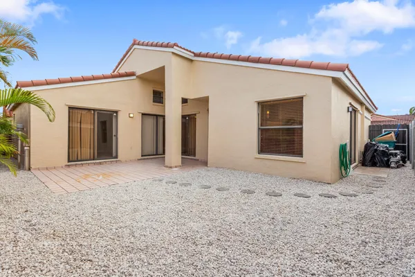 $3,800 | 8871 Southwest 6th Street, Miami, FL 33174
