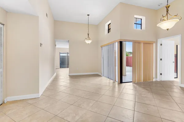 $3,800 | 8871 Southwest 6th Street, Miami, FL 33174
