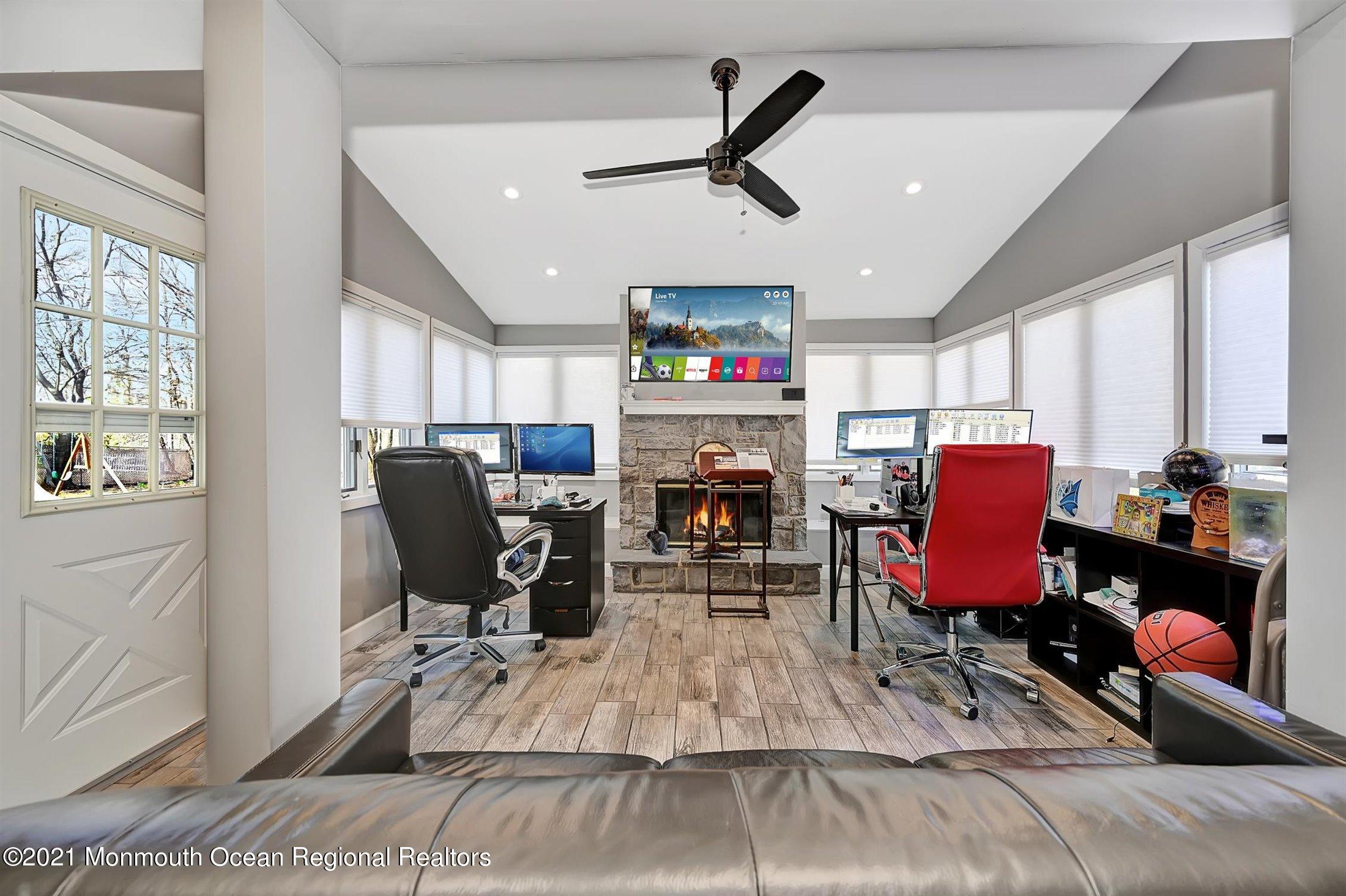 115 Old Queens Boulevard Manalapan, NJ 07726 - Photo 18 of 28 18-Office_Sunroom