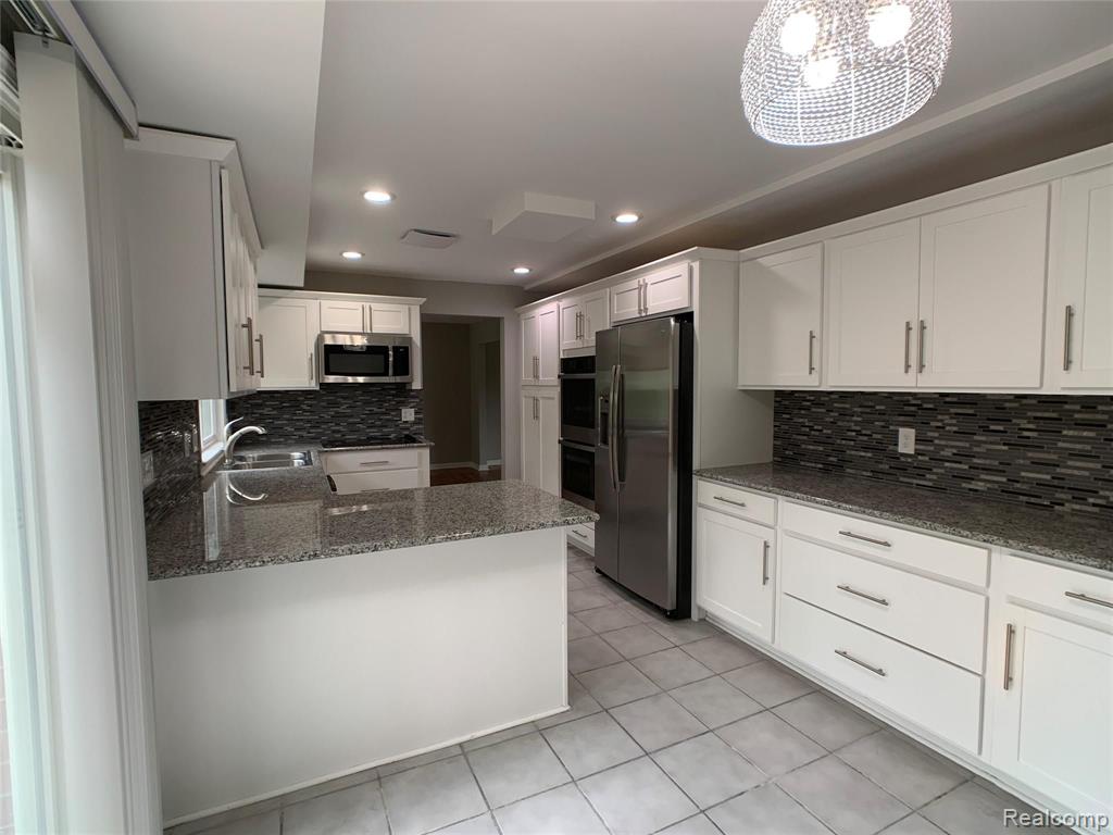 5300 Franklin Ridge Circle West Bloomfield, MI 48322 - Photo 11 of 29