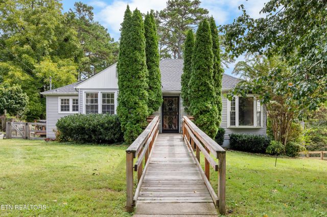 $315,000 | 5402 Morning Dove Circle Northeast, Knoxville, TN 37918
