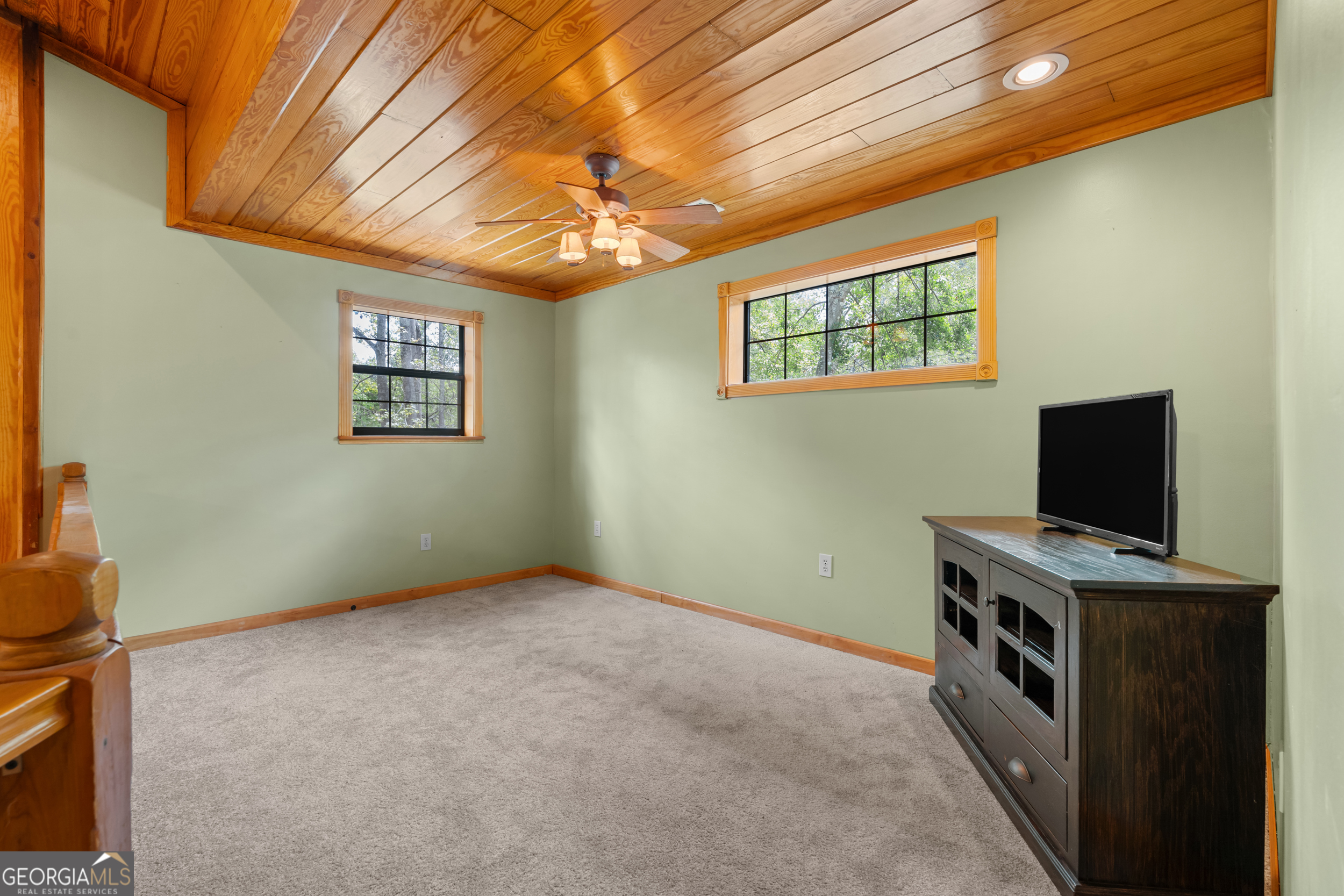 3770 Hill Road Metter, GA 30439 - Photo 16 of 32 a view of a livingroom with a workspace