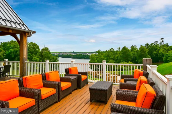 $749,990 | 104 Rhododendron Ct Lake, White Post, VA 22663