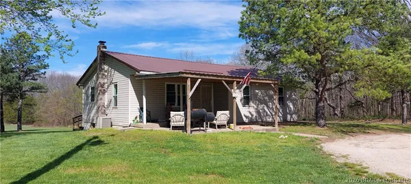 $240,000 | 21260 135th Highway, Stover, MO 65078