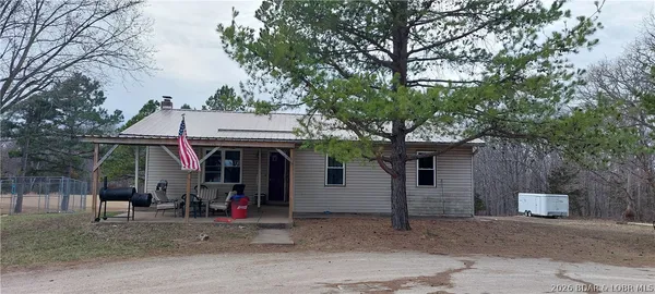 $250,000 | 21260 135th Highway, Stover, MO 65078
