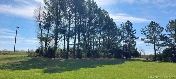 $240,000 | 21260 135th Highway, Stover, MO 65078