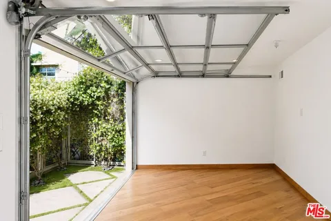$2,195,000 | 512 Brooks Avenue, Unit 6, Venice, CA 90291