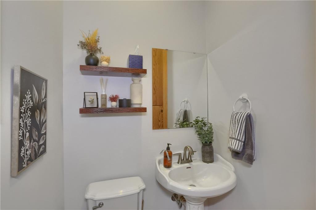 635 Cameron Road New Castle, PA 16101 - Photo 16 of 48