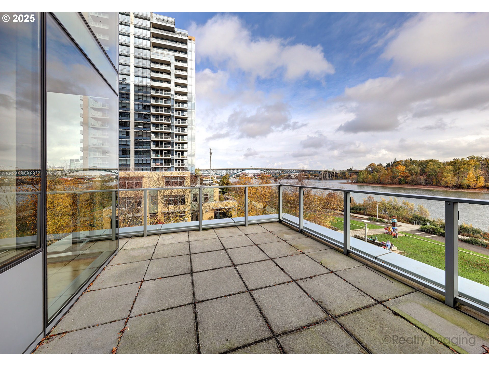 841 Southwest Gaines Street, Unit 319 Portland, OR 97239 - Photo 30 of 44 a view of terrace with city view