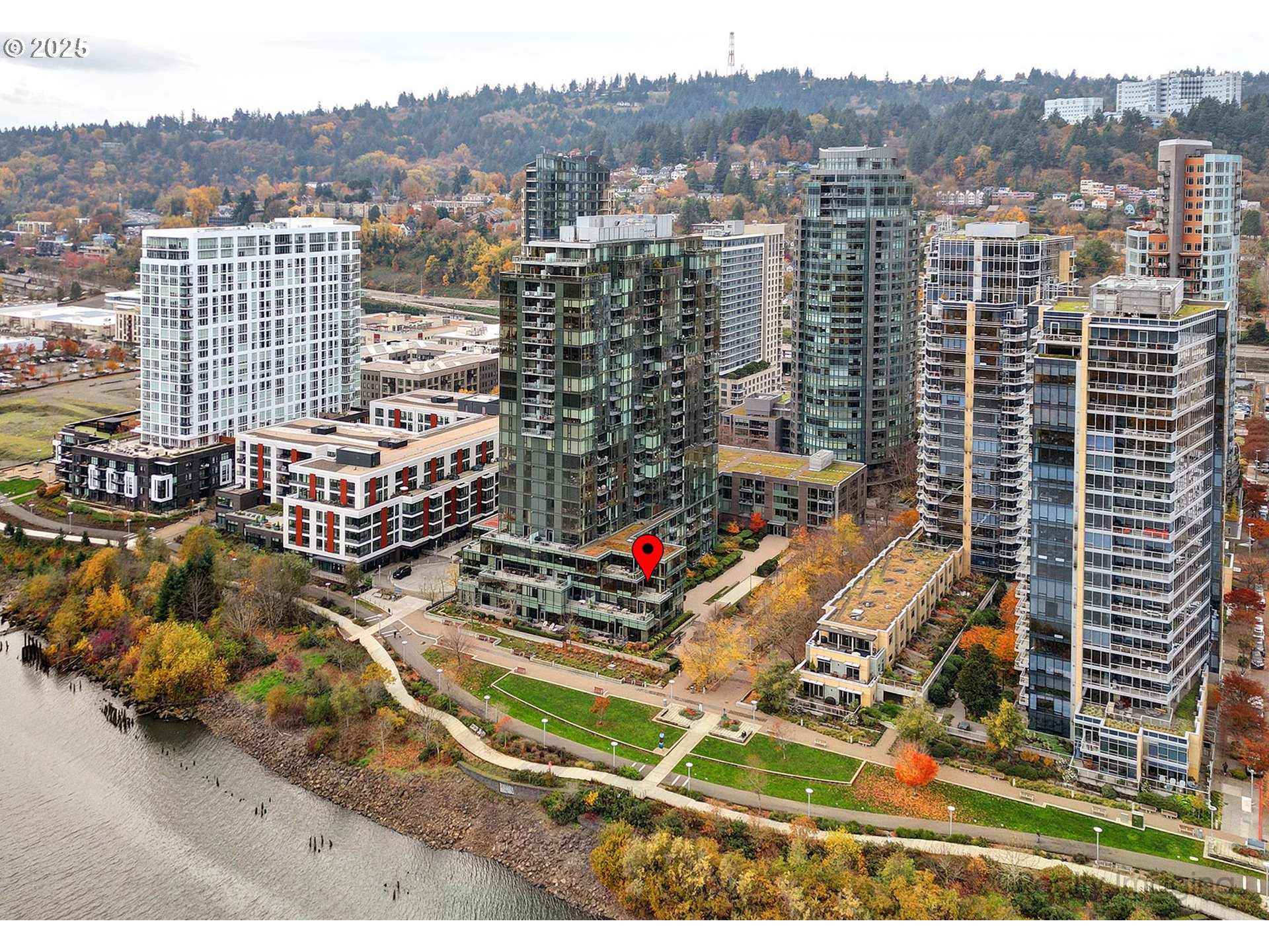 841 Southwest Gaines Street, Unit 319 Portland, OR 97239 - Photo 37 of 44 a view of a city