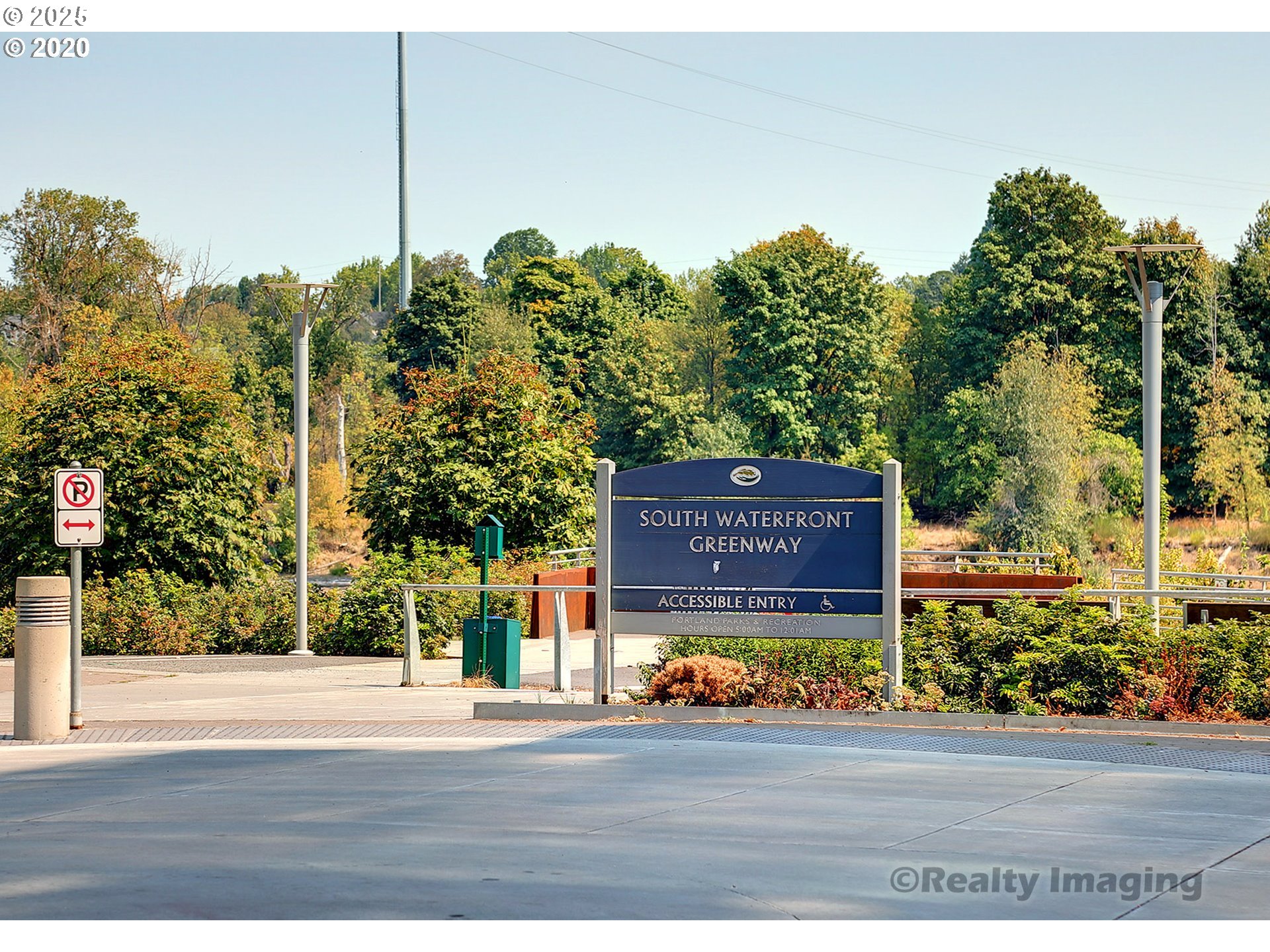 841 Southwest Gaines Street, Unit 319 Portland, OR 97239 - Photo 41 of 44 a sign on the side of a road