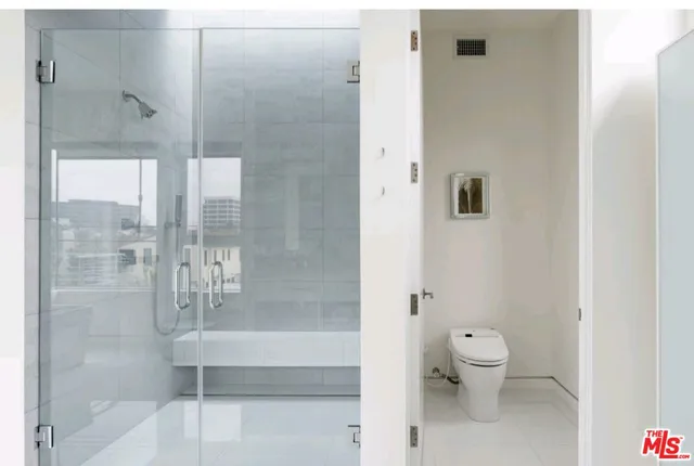 $15,999 | 6620 West 5th Street, Los Angeles, CA 90048