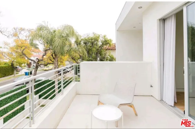 $15,999 | 6620 West 5th Street, Los Angeles, CA 90048