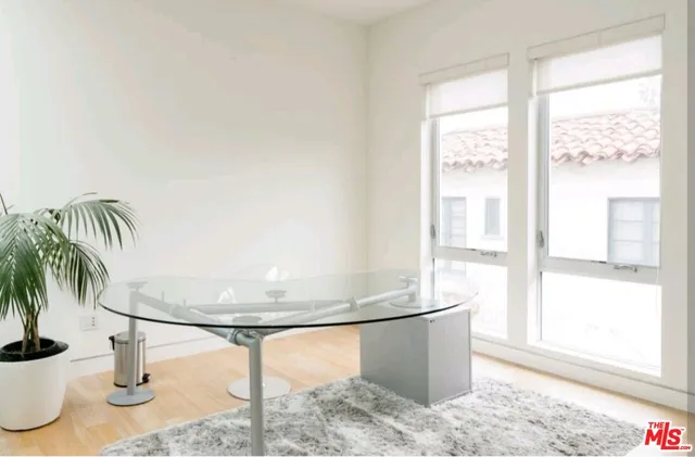 $15,999 | 6620 West 5th Street, Los Angeles, CA 90048