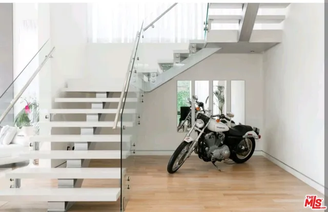 $15,999 | 6620 West 5th Street, Los Angeles, CA 90048