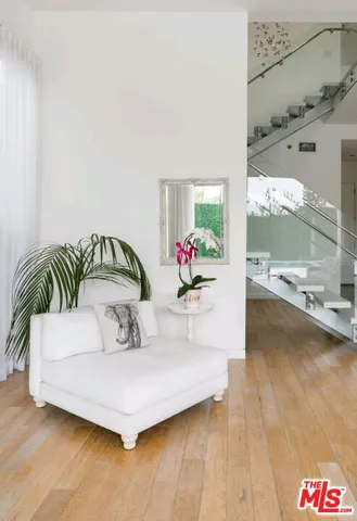 $15,999 | 6620 West 5th Street, Los Angeles, CA 90048