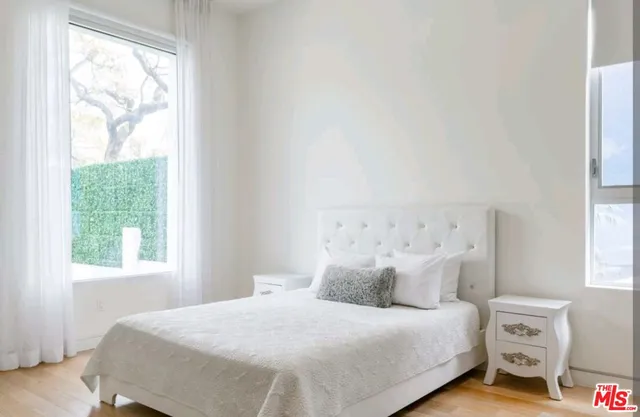 $15,999 | 6620 West 5th Street, Los Angeles, CA 90048