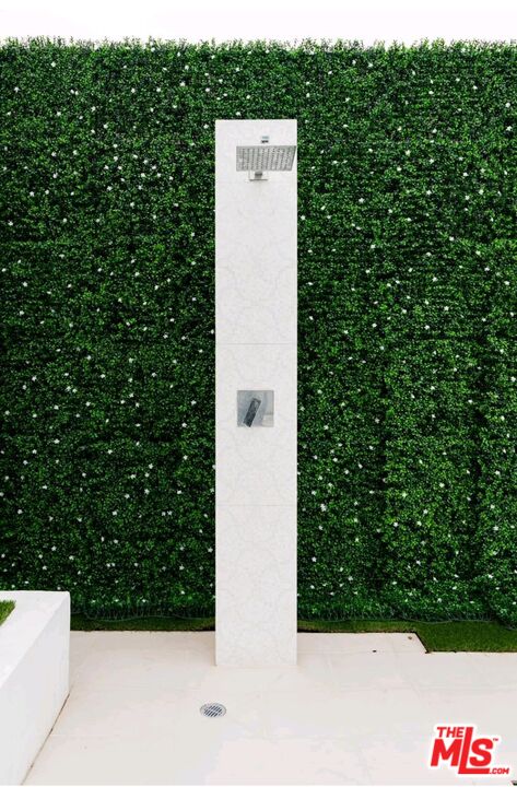 6620 West 5th Street Los Angeles, CA 90048 - Photo 34 of 34 a view of a signage