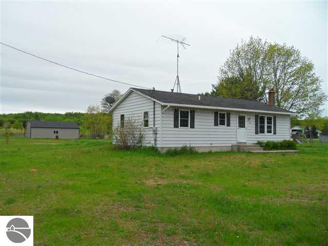 4565 Norton Road Grawn, MI 49637 - Photo 25 of 25 1727653-24.JPG