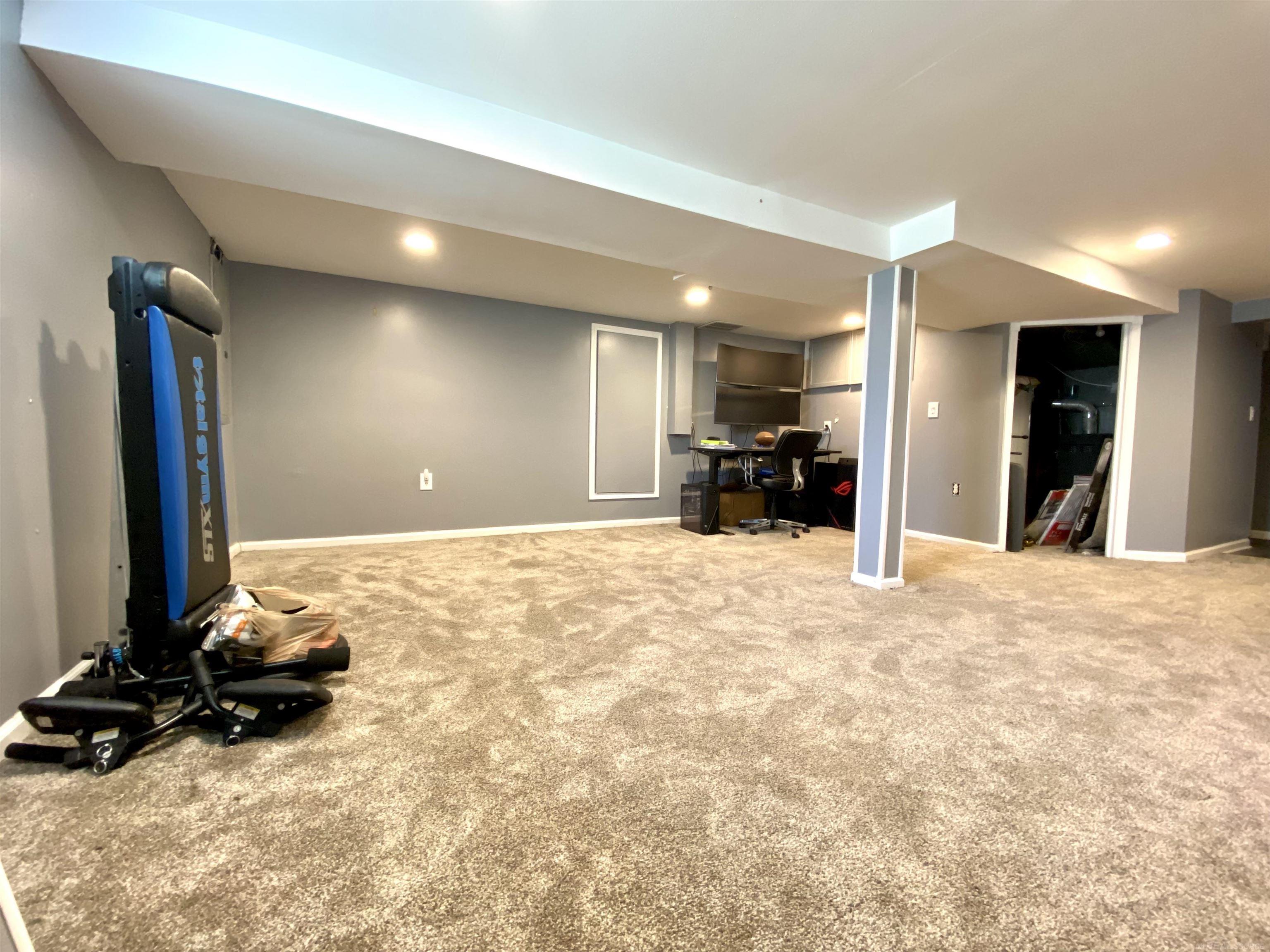 8660 Clinton River Road Sterling Heights, MI 48314 - Photo 27 of 40 50107944-26.JPG