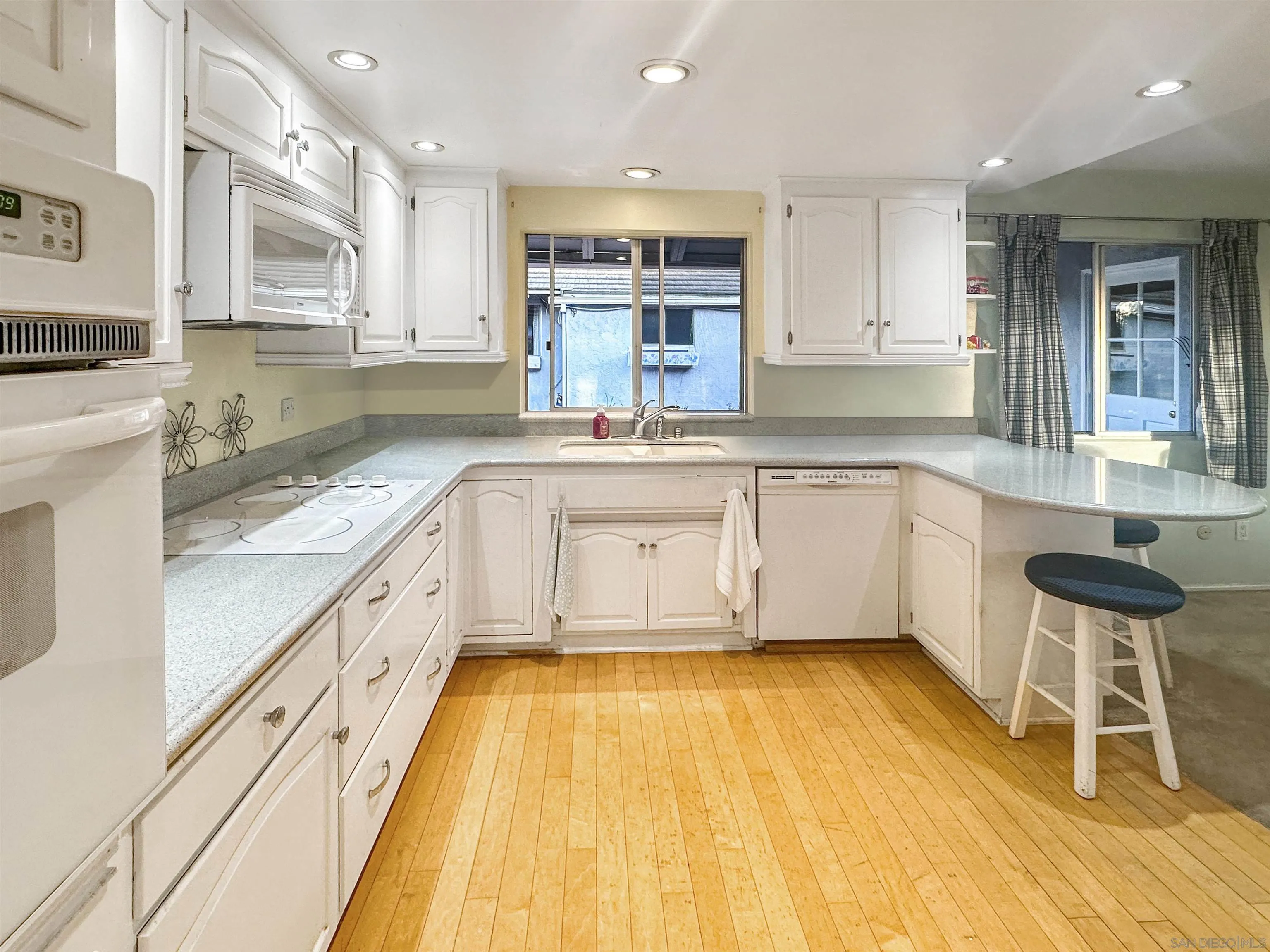 1704 Mudge Lane Escondido, CA 92026 - Photo 5 of 13