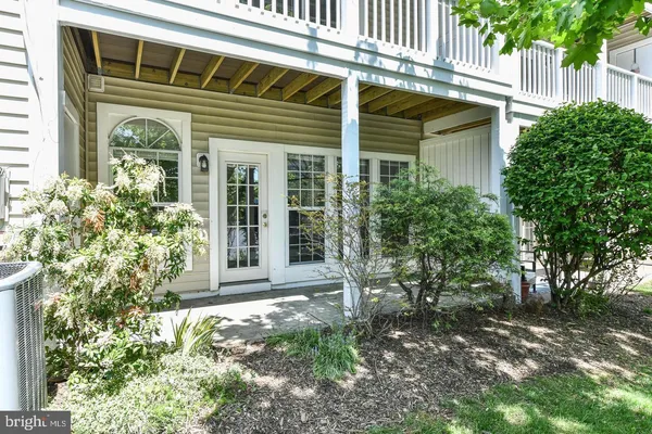 $2,300 | 2954 Yarling Court, Unit 2954, Falls Church, VA 22042