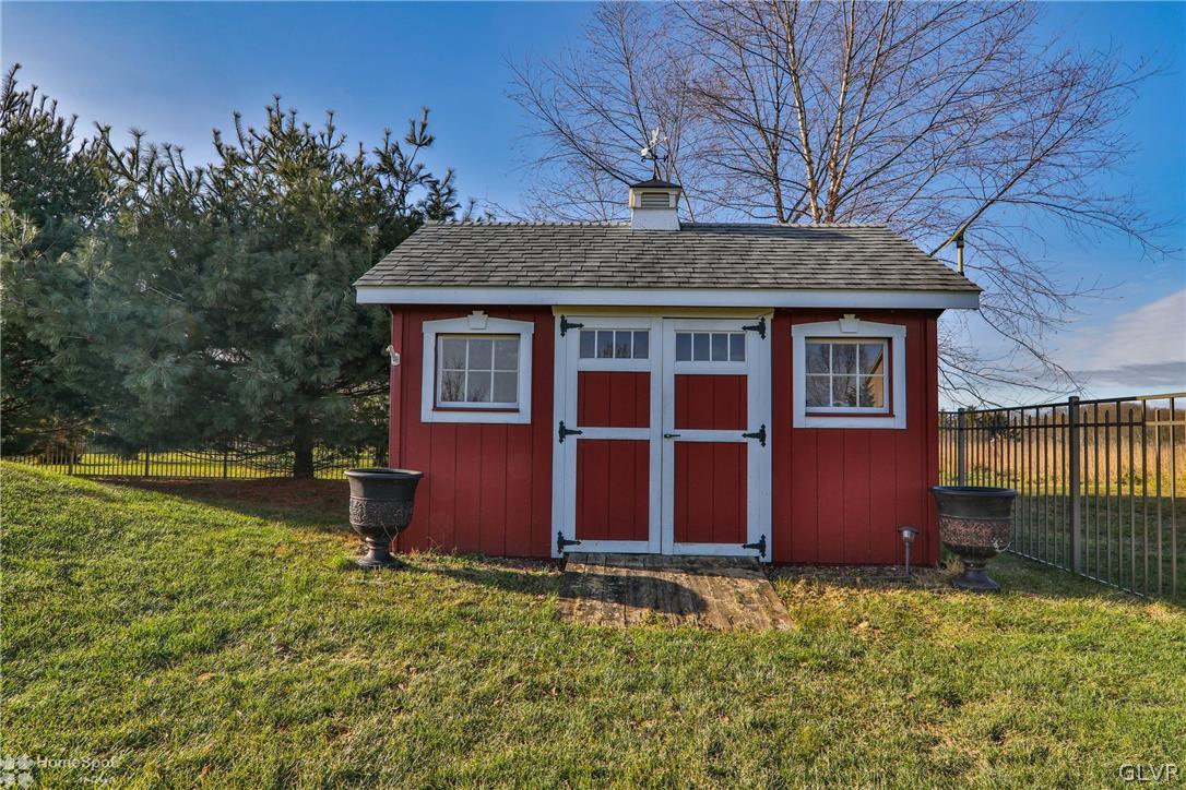 423 Keystone Court Bath, PA 18014 - Photo 37 of 47 Gallery Image 37