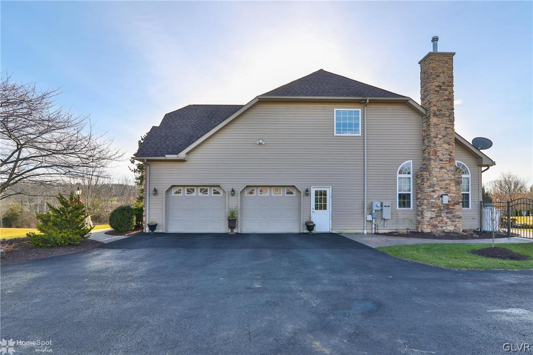 423 Keystone Court Bath, PA 18014 - Photo 5 of 47 Gallery Image 5