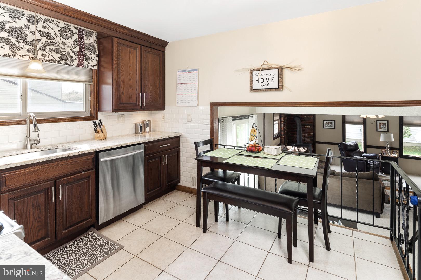 22 Apollo Drive Hamilton, NJ 08620 - Photo 11 of 30