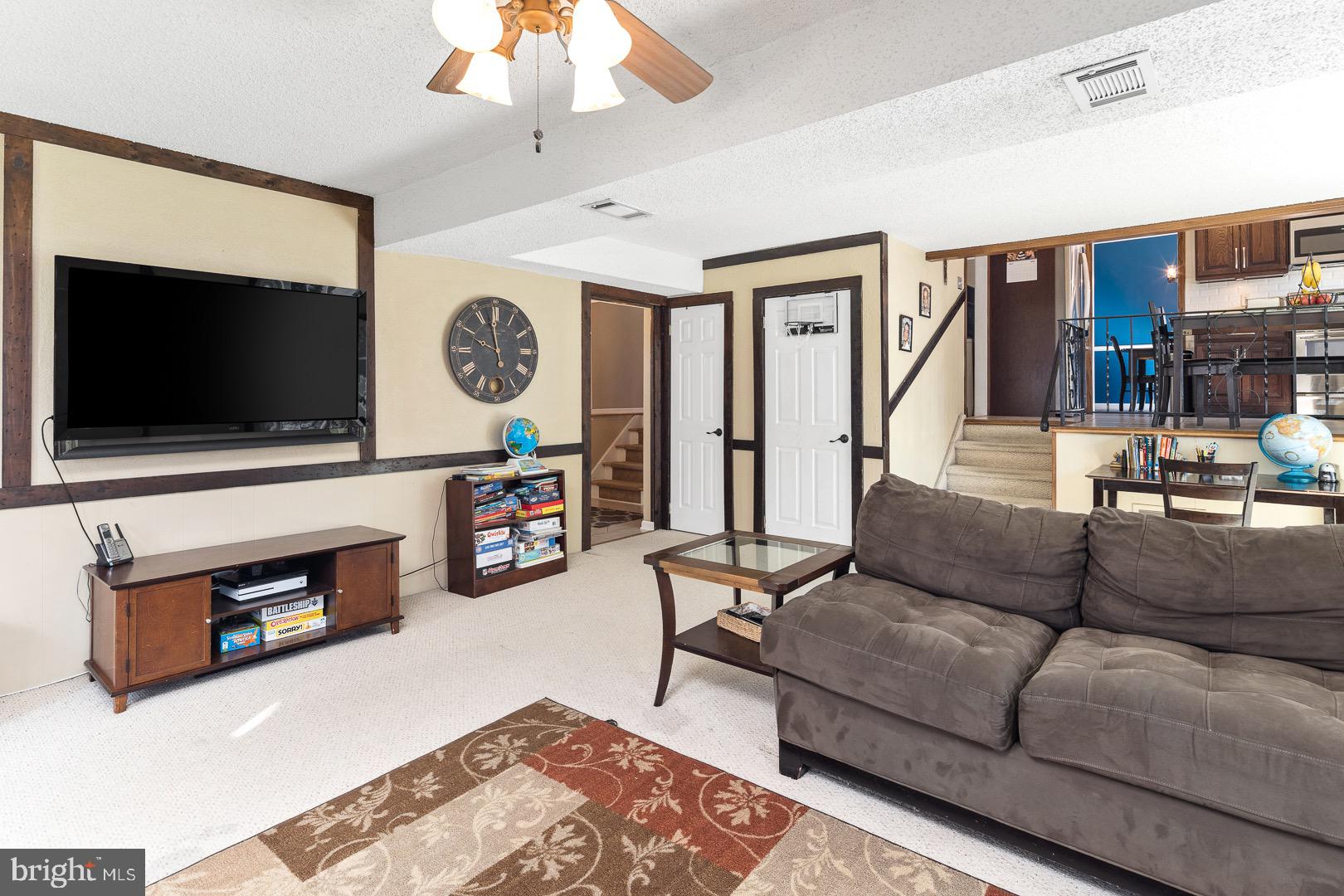 22 Apollo Drive Hamilton, NJ 08620 - Photo 13 of 30