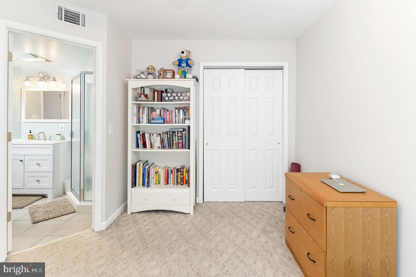 22 Apollo Drive Hamilton, NJ 08620 - Photo 17 of 30