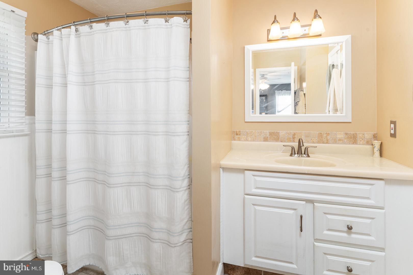 22 Apollo Drive Hamilton, NJ 08620 - Photo 25 of 30