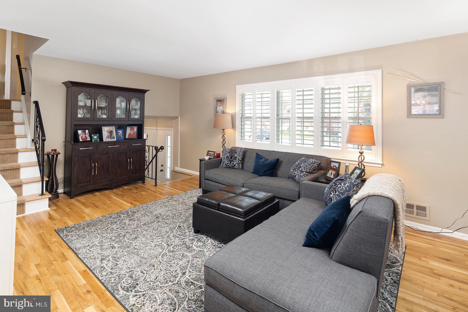 22 Apollo Drive Hamilton, NJ 08620 - Photo 5 of 30