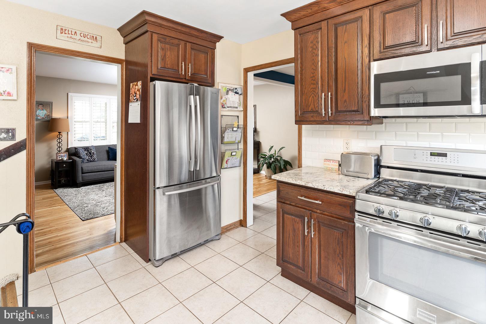 22 Apollo Drive Hamilton, NJ 08620 - Photo 10 of 30