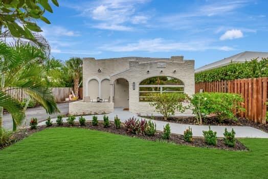 214 Northeast 9th Street Delray Beach, FL 33444 - Photo 1 of 16 1930"s CHARMER