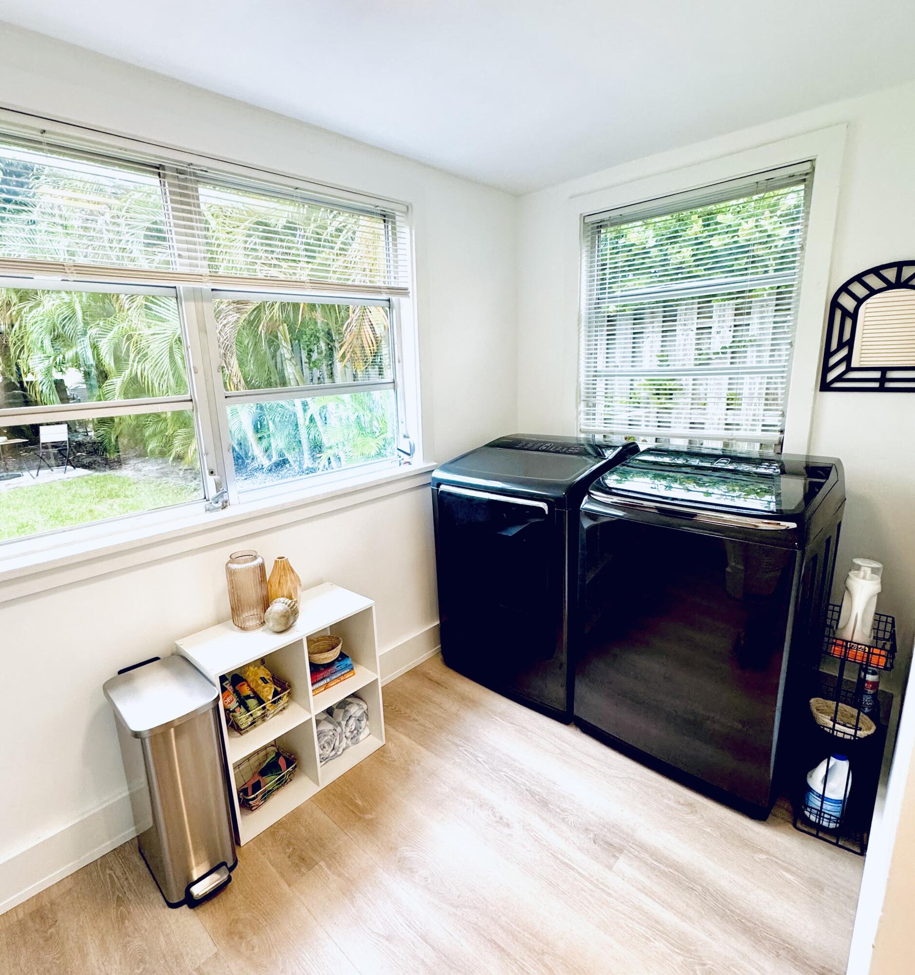 214 Northeast 9th Street Delray Beach, FL 33444 - Photo 14 of 16 Laundry / Flex Space