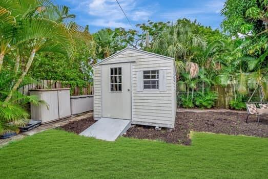 214 Northeast 9th Street Delray Beach, FL 33444 - Photo 15 of 16 EXTRA STORAGE