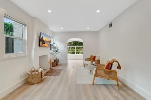 214 Northeast 9th Street Delray Beach, FL 33444 - Photo 4 of 16 LIVING ROOM
