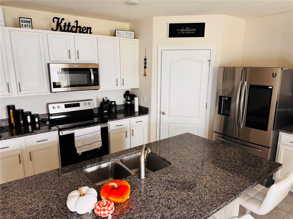 2855 Waylon Hammock Road Harmony, FL 34773 - Photo 11 of 32